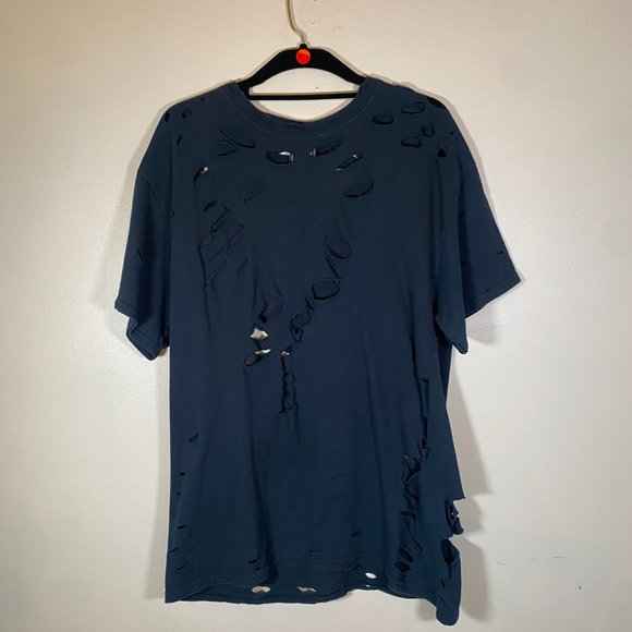 Kylie I'm the Kylie You're the Kendall Distressed T-Shirt - Picture 6 of 9